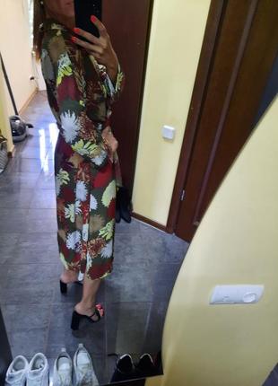 Міді сукня zara хакі з квітковими мотивами10 фото