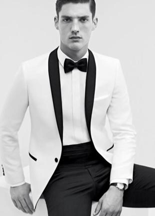 Фирменная черная бабочка