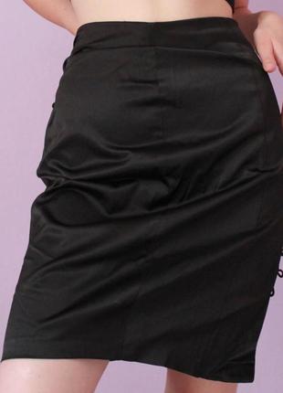 Чёрная атласная юбка-карандаш1 фото