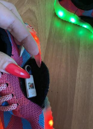 Круті світяться кросівки р. 26