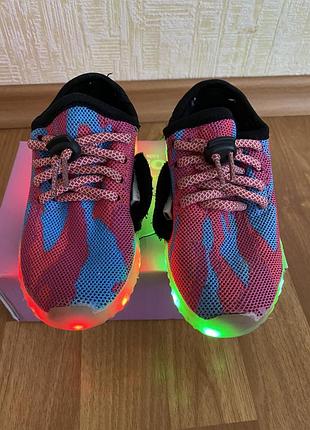 Круті світяться кросівки р. 26