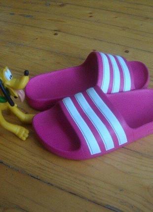 Шльопанці adidas оригінал 30-31 розмір