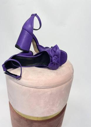 Босоніжки з натуральної шкіри шкіряні бант шкіряні босоніжки