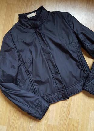 Стильная лёгкая плащевая куртка mango2 фото