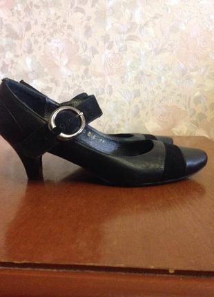 Туфли кожаные  38 размер