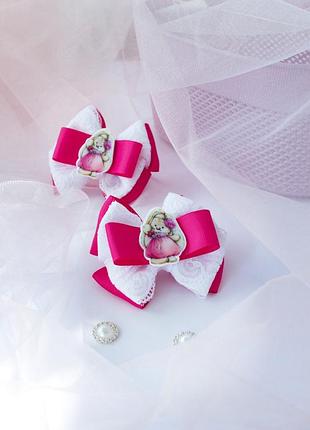 Красивые бантики из ленты с зайкой (белый, розовый бант )