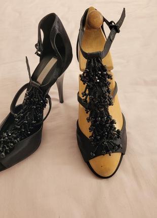 Очень красивые босоножки bcbgmaxazria