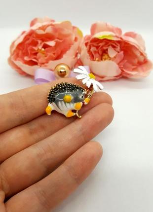 🔺🌼🦔 милая брошь "ежик с ромашкой" эмаль ёж цветок брошка