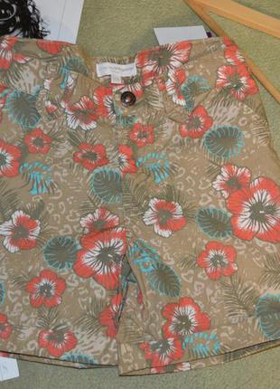 🍇шортики в цветочный принт charles vogele!! 🍉размер 164 см , можно на xs-s!!