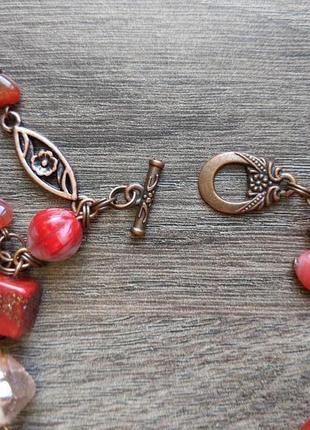Романтичний браслет в червоно-мідних тонах з підвісками і намистинами асорті 16-17 см3 фото