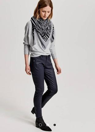 Серый шарф с анималистическим принтом в стиле zara2 фото