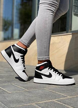 Жіночі кросівки nike air jordan 1 retro white/black
