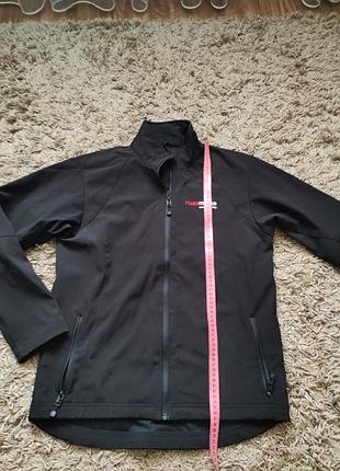 Куртка ветровка