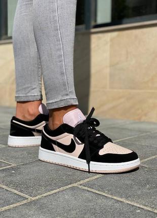Женские кроссовки nike air jordan 1 low white/pink