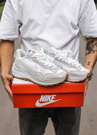 Чоловічі кросівки nike vaporwaffle sacai cream white
