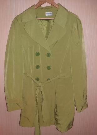 Яскравий плащ 54 розміру