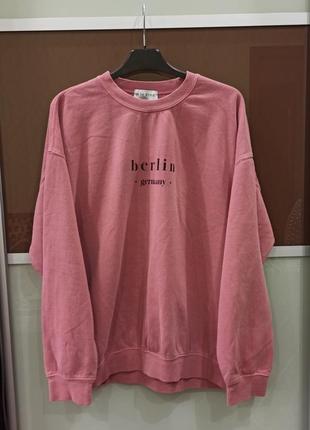 Світшот in the style.