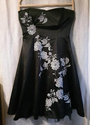 Жіноча коротке чорне плаття з вишивкою, ошатне, новорічне, блискуче, вишиванка.8 фото