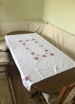 Прекрасна скатертину ручної роботи