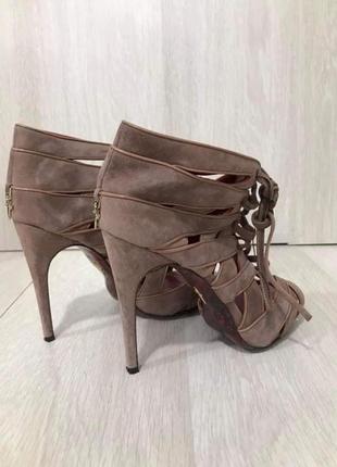 Замшеві босоніжки ботильйони туфлі cesare paciotti оригінал італія