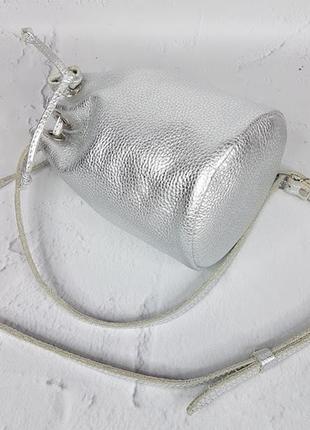 Серебристая сумочка бочонок натуральная кожа 17294 фото