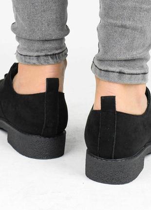 Стильные черные замшевые закрытые туфли на шнурках низкий ход без каблука3 фото