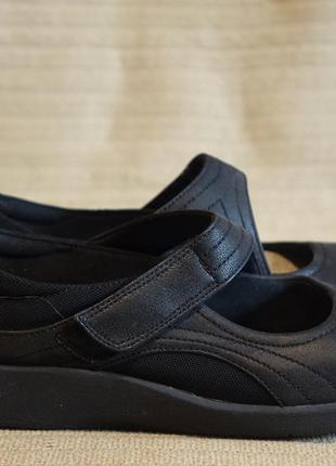 Найлегші фірмові веганські туфельки чорного кольору на широкому ремінці clarks cloudsteppers 41 р. (26 см.)