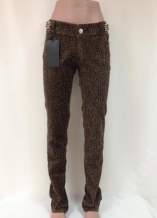 Стильные леопардовые джинсы,италия .р-р 28