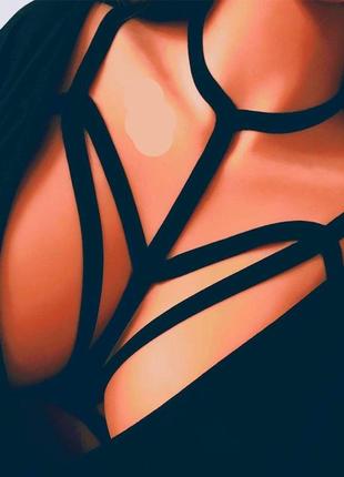 Сексапільна чорна портупея на широких ремінцях "кітана" з чокером нашийником на шию