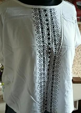 Тоненькая невесомая блузка оверсайз с имитацией вышивки stradivarius