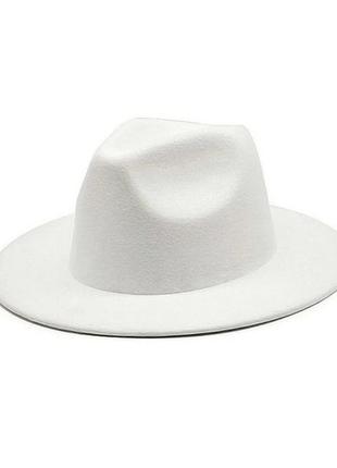 Стильная фетровая шляпа федора белая3 фото