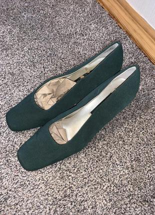 Туфли с квадратным каблуком изумрудного цвета зелёного цвета💚2 фото