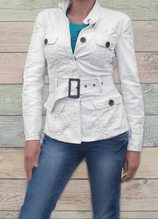 Белая куртка жакет с поясом zara