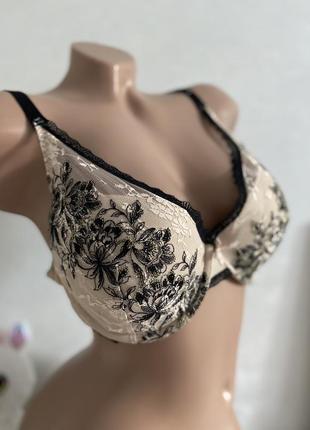 Шикарный, бюстгальтер с вышивкой фирма george