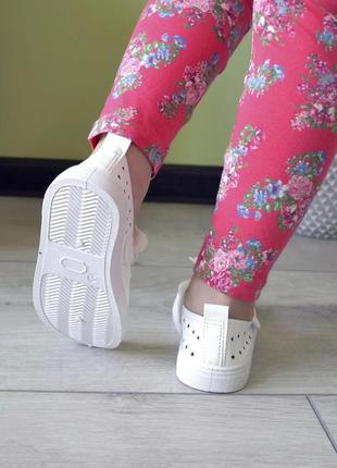 Белые черные слипоны на липучках мокасины туфли на девочку сменка2 фото