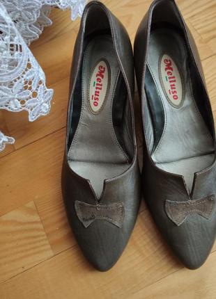 Шкіряні туфлі стійкий каблук маленький розмір італія 35 melluso2 фото