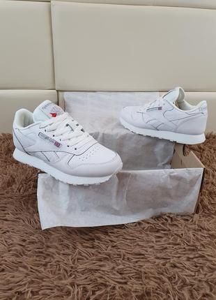 Reebok classic leather обувь женская белая. кроссовки женские белые рибок классик лизер повседневные