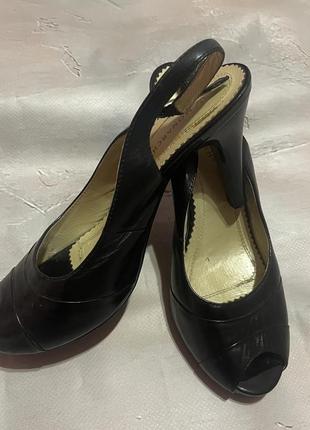 Чорні туфлі, босоніжки monarch чорні 38 р