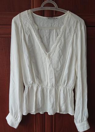 Мега красивая блузка с кружевной вставкой stradivarius