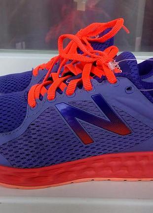 Спортивные кроссовки new balance.