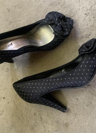 Туфли чёрные в серебряную точку с бантиком6 фото