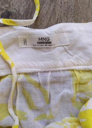 Mango топ на бретельках з баскою з принтом в листя2 фото