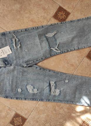 Прямые рваные джинсы2 фото