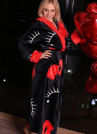 Женский домашний плюшевый халат с капюшоном черный красные губы2 фото