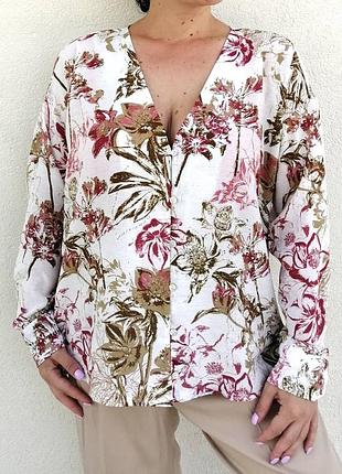 Чудова блуза в квіти