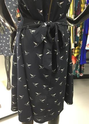 Розкішна повітряна сукня, фірми louche, в принт пташки5 фото