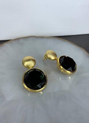 Брендовые серьги-подвески с позолотой и черными подвесками