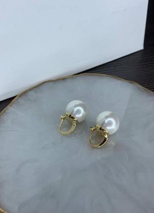 Брендові сережки з перлами і французької застібкою2 фото