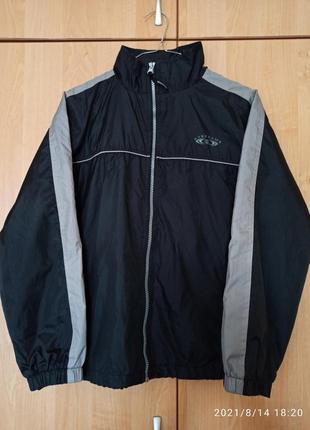 Ветровка на мальчика б/у