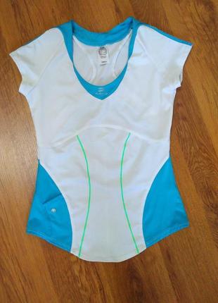 Спортивна футболка